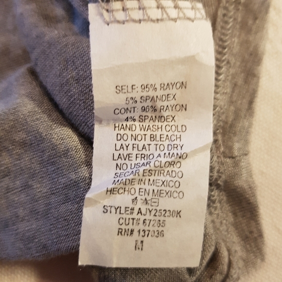 Paper Crane women's size medium Drink Up Grinches holiday shirt - Picture 4 of 4